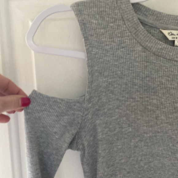Miss Selfridge Cold Shoulder Gray Ribbed Bodysuit. Size 6 - Picture 2 of 7
